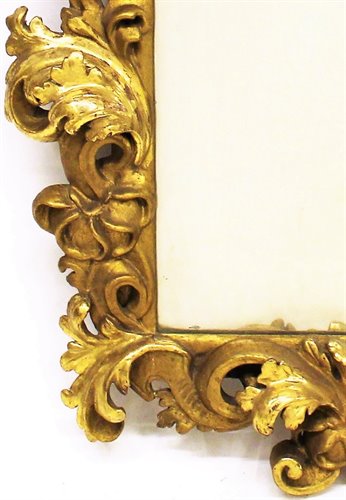 Miroir sculpté et doré